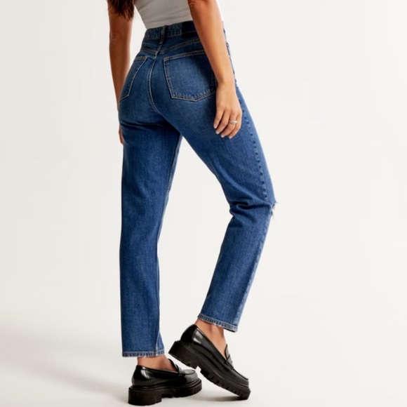 Abercrombie and Fitch Curve Love High Rise Mom Jeans - Picture 1 of 7